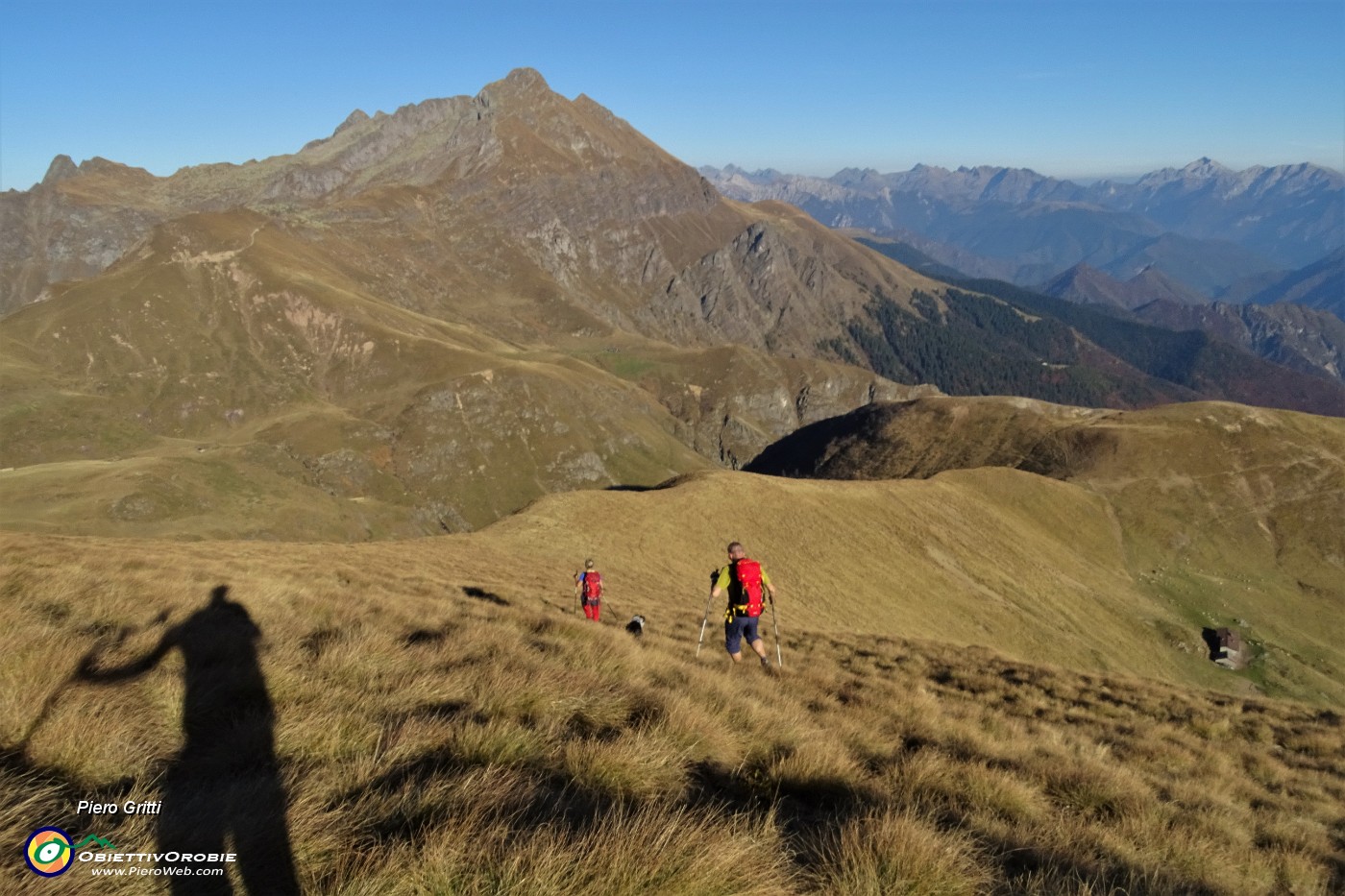 82 Dallo Zuc di Cam scendiamo alla Bocchetta di Foppabona.JPG